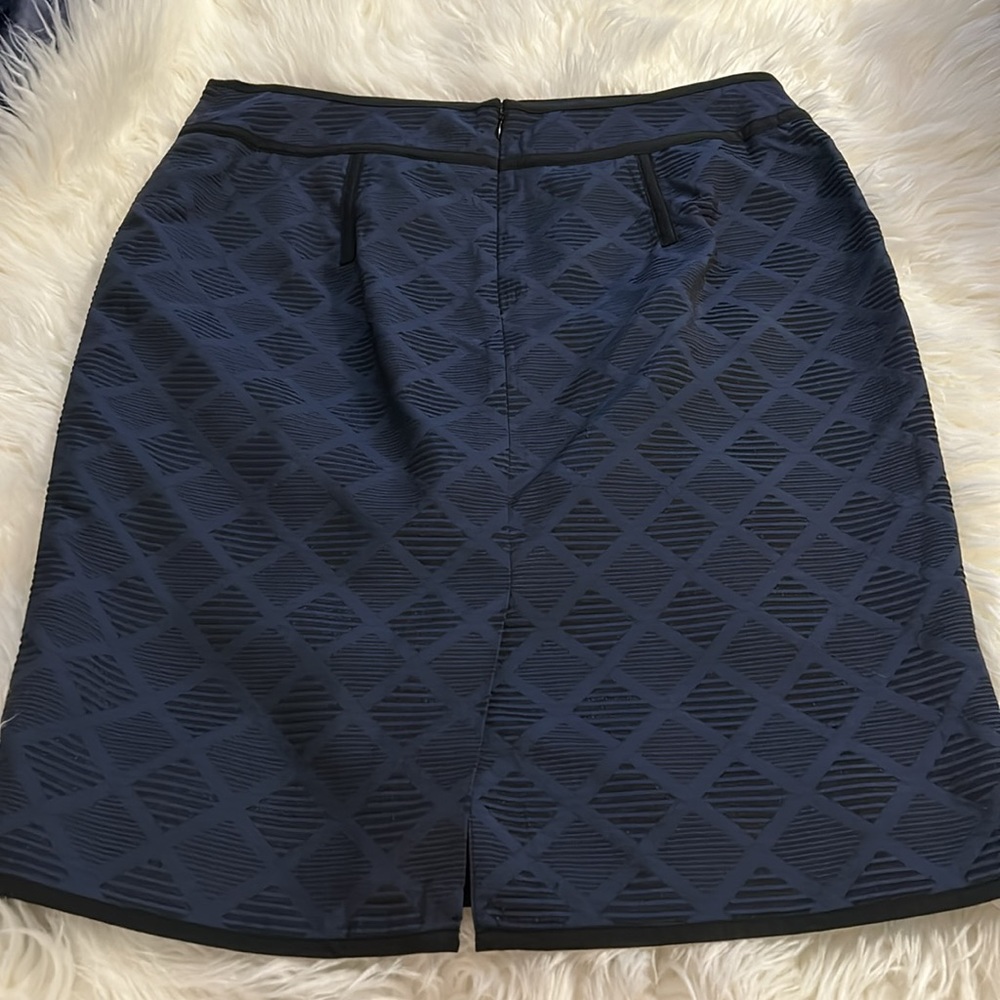 🌸NWOT Gorgeous Ann Taylor Skirt Navy with Black Size 10 Never Worn - Picture 2 of 9